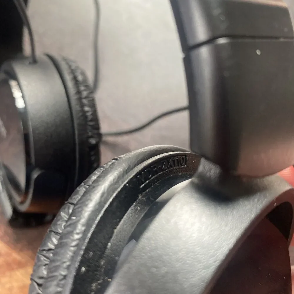 Sony Foldable Headphones MDR-ZX110 Over Ear Adjustable Black Wired Tested & Work